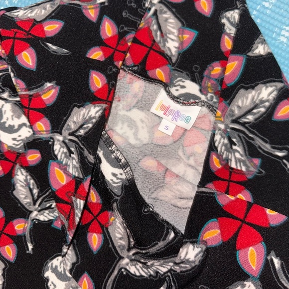 LuLaRoe Black and Red Floral Kaleidoscope Pencil Skirt - Picture 2 of 3